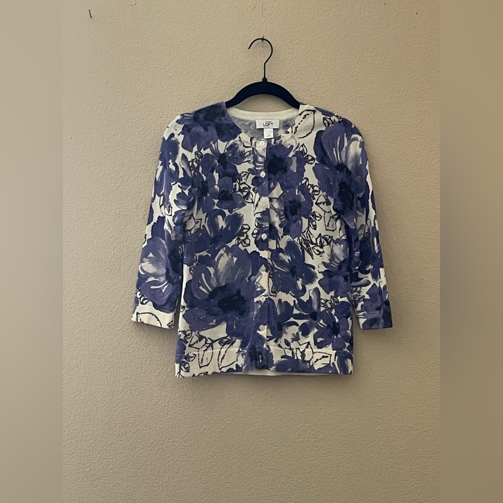 LOFT Blue and Cream Floral Women’s Button Up Cardigan 3/4 Sleeve Size XS